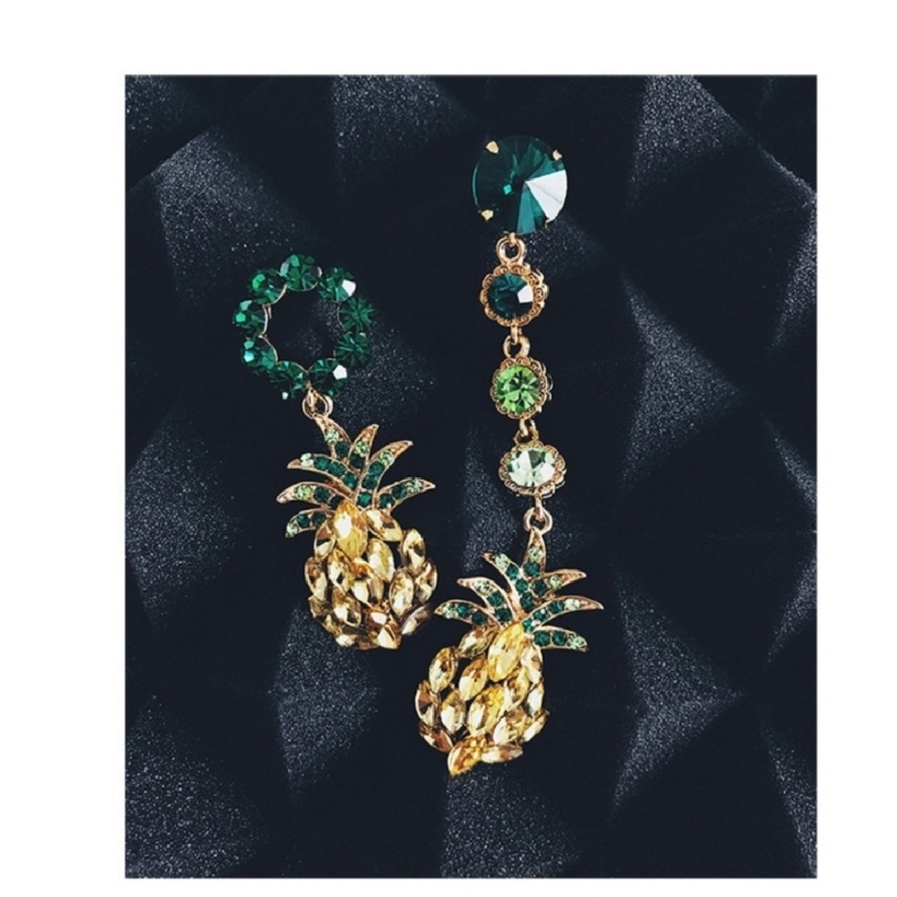 Yummmy Crystal Pineapple Drop Earrings - Picture 2 of 3